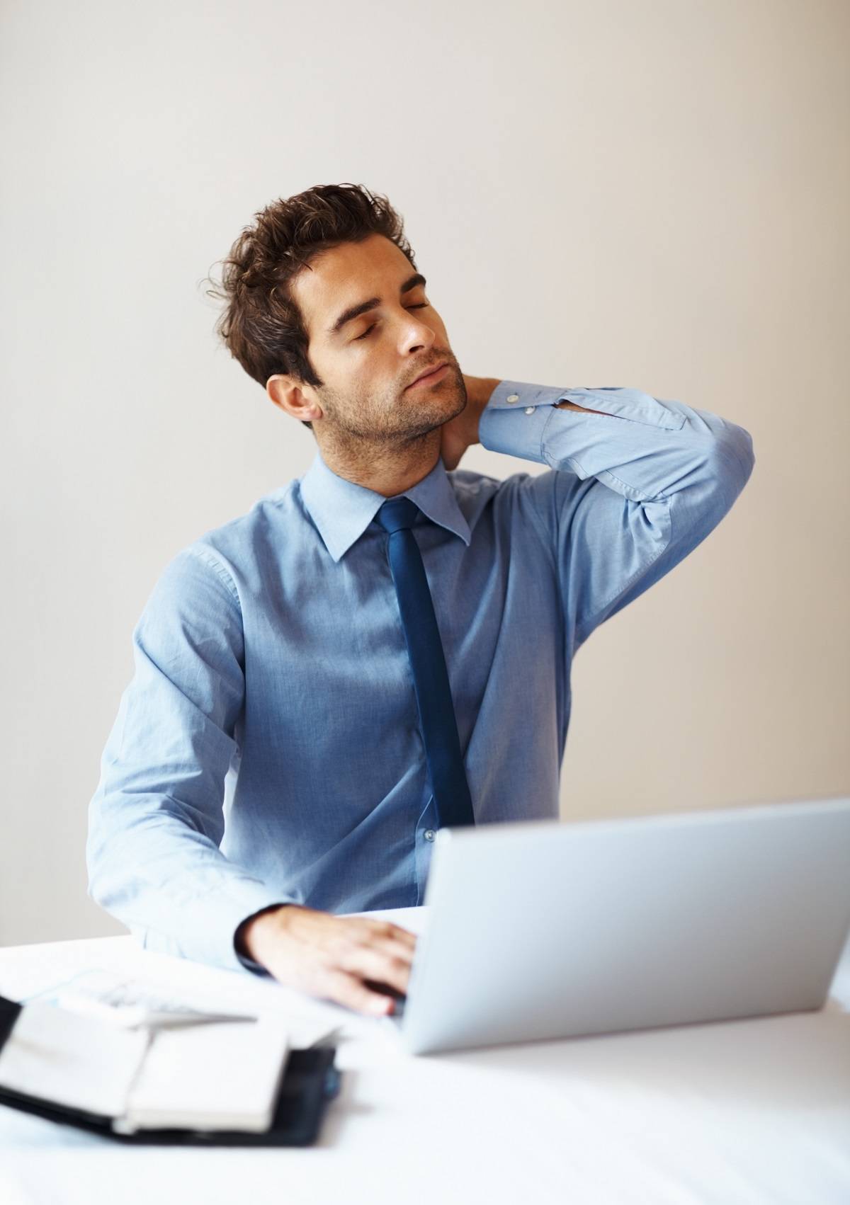 back-pain-at-work-4-ways-to-ease-the-pain