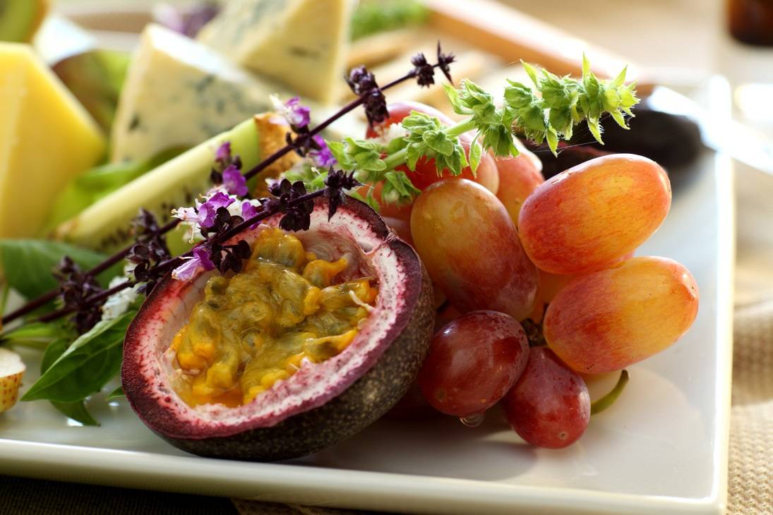 Passionfruit And Grapes