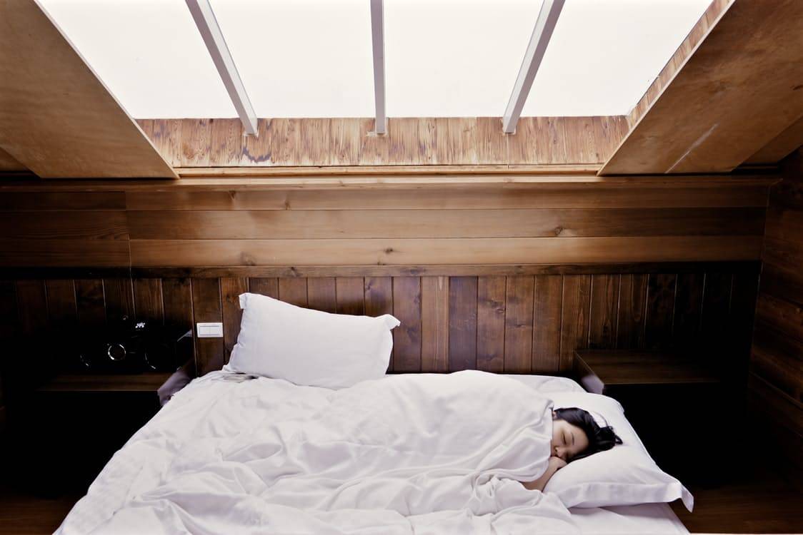 4 Ways Aromatherapy Can Help You Sleep Better