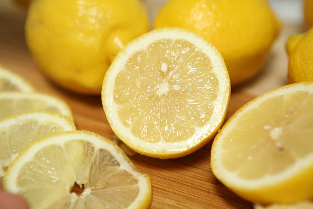 10 Health Benefits of Eating Lemons