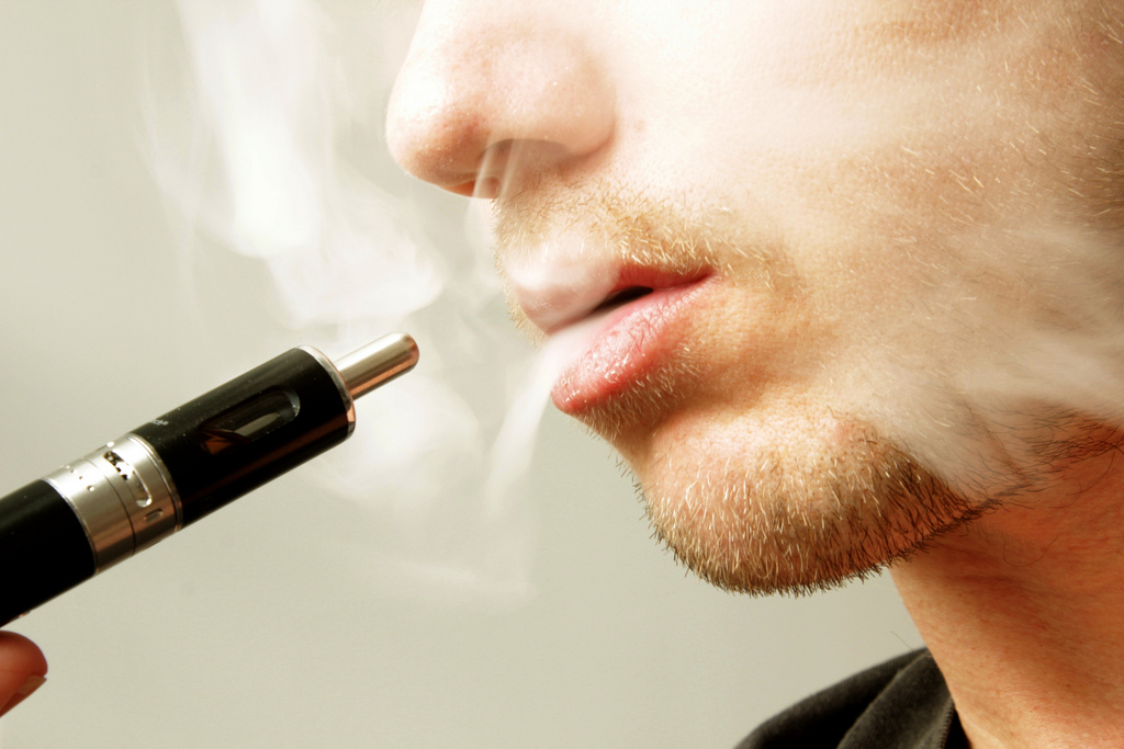 Health Benefits of E-Cigarettes over the Regular Tobacco Ones