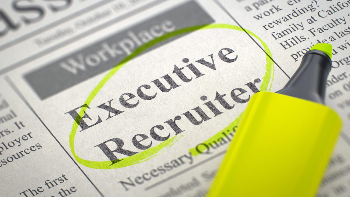 What Are the Benefits of Using Executive Recruiters to Find a Healthcare Position?
